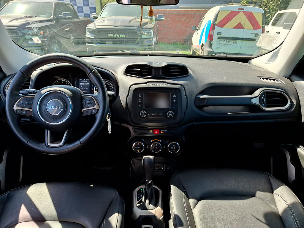 Jeep Renegade — foto 8 de 22