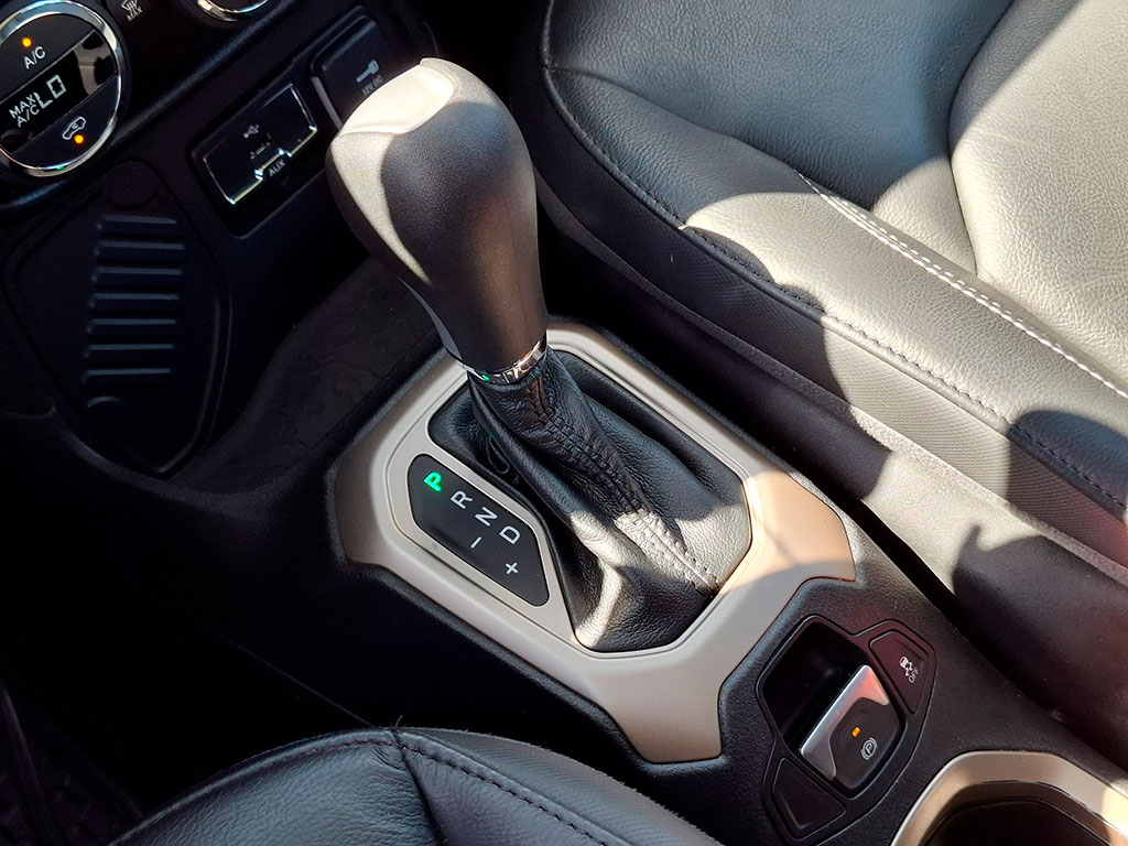 Jeep Renegade — foto 17 de 22