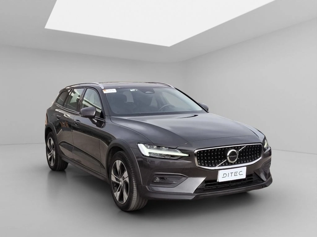 VOLVO V60 2023 - Foto 3