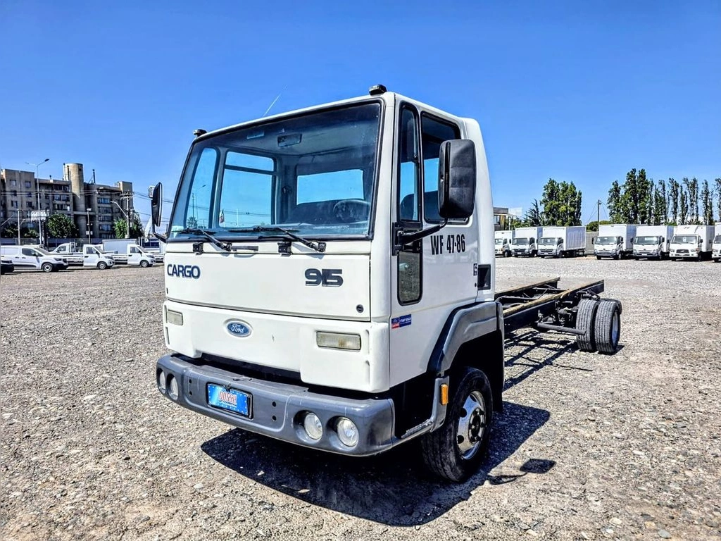FORD CARGO