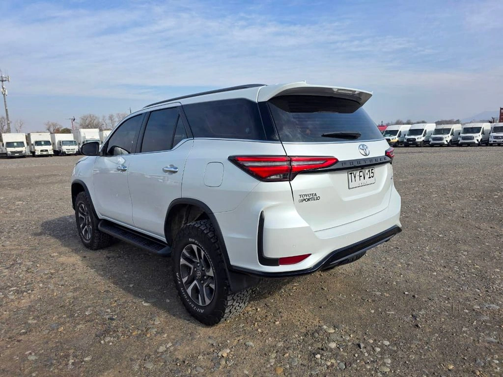 TOYOTA FORTUNER 2025 - Foto 4