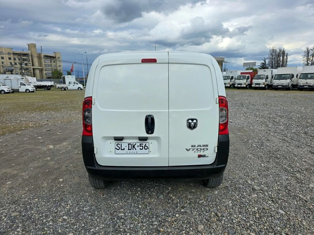 RAM 700 2023 - Foto 9