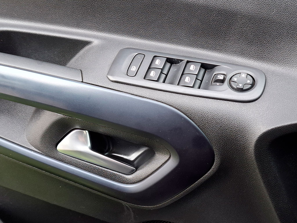 PEUGEOT RIFTER 2023 - Foto 19