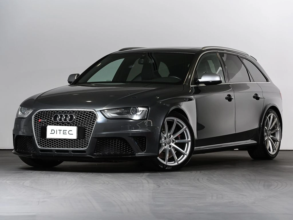 AUDI RS4