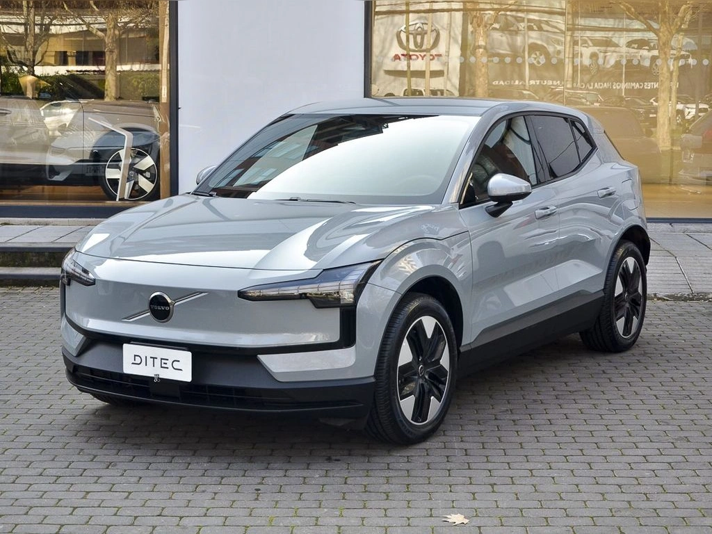 VOLVO EX30
