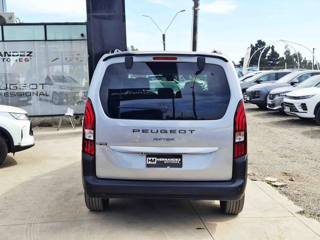 Peugeot Rifter — foto 8 de 24