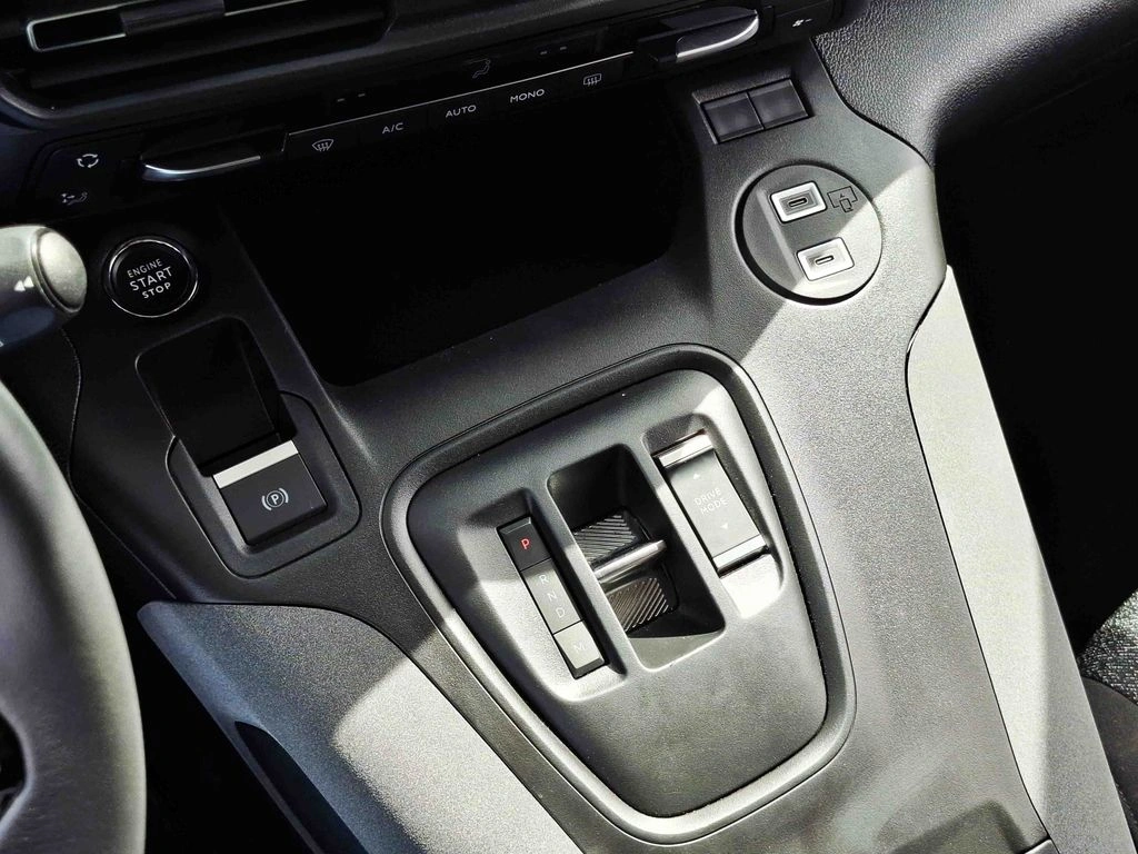 Peugeot Rifter — foto 21 de 24