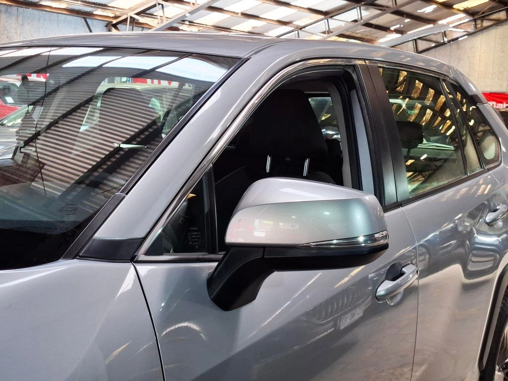 Toyota RAV4 — foto 4 de 28