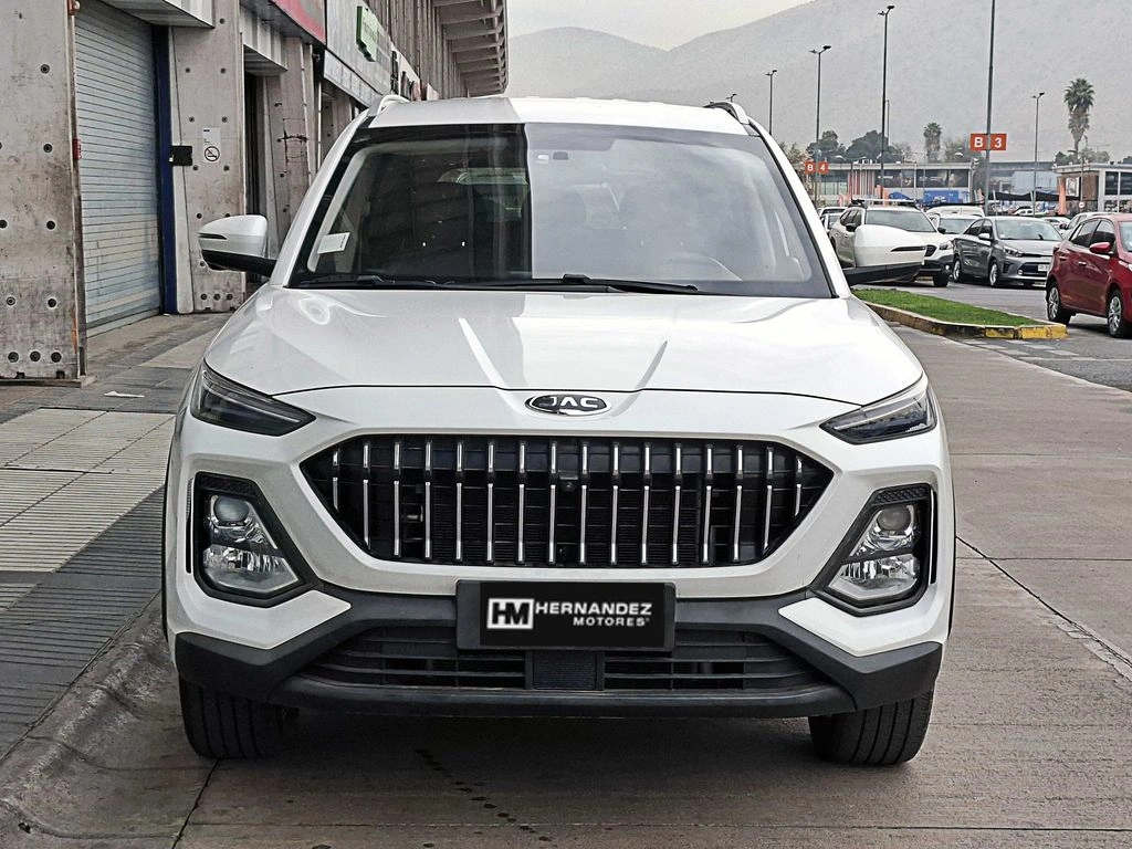 JAC Js8 — foto 2 de 17