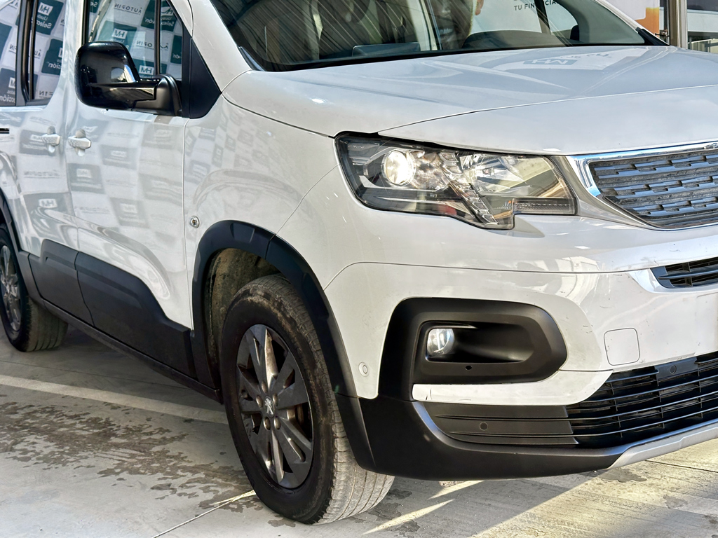Peugeot Rifter — foto 8 de 16