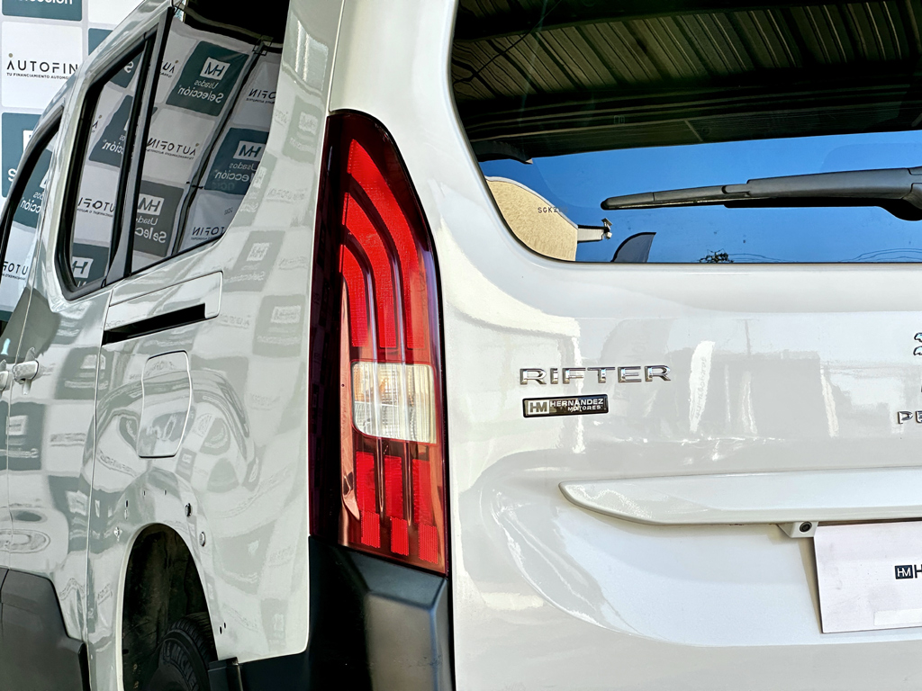 Peugeot Rifter — foto 7 de 16
