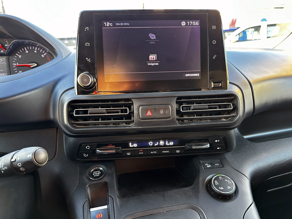 Peugeot Rifter — foto 14 de 16