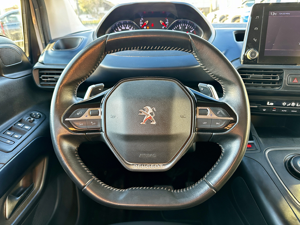 Peugeot Rifter — foto 11 de 16