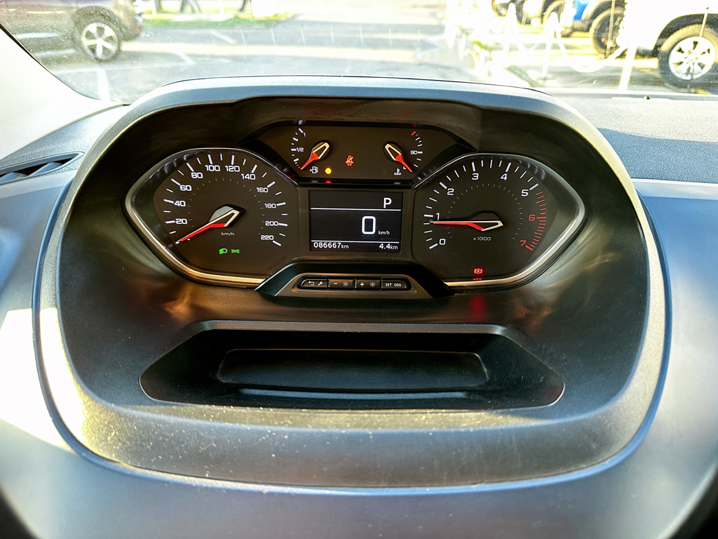 Peugeot Rifter — foto 12 de 16