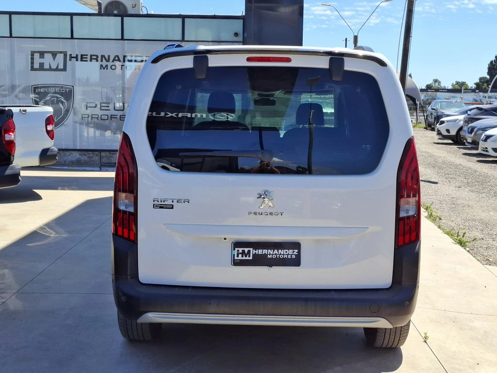 Peugeot Rifter — foto 8 de 28