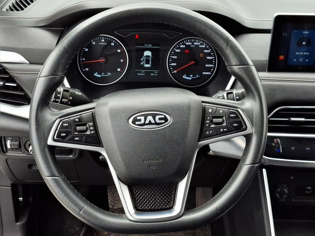 JAC Js8 — foto 16 de 27