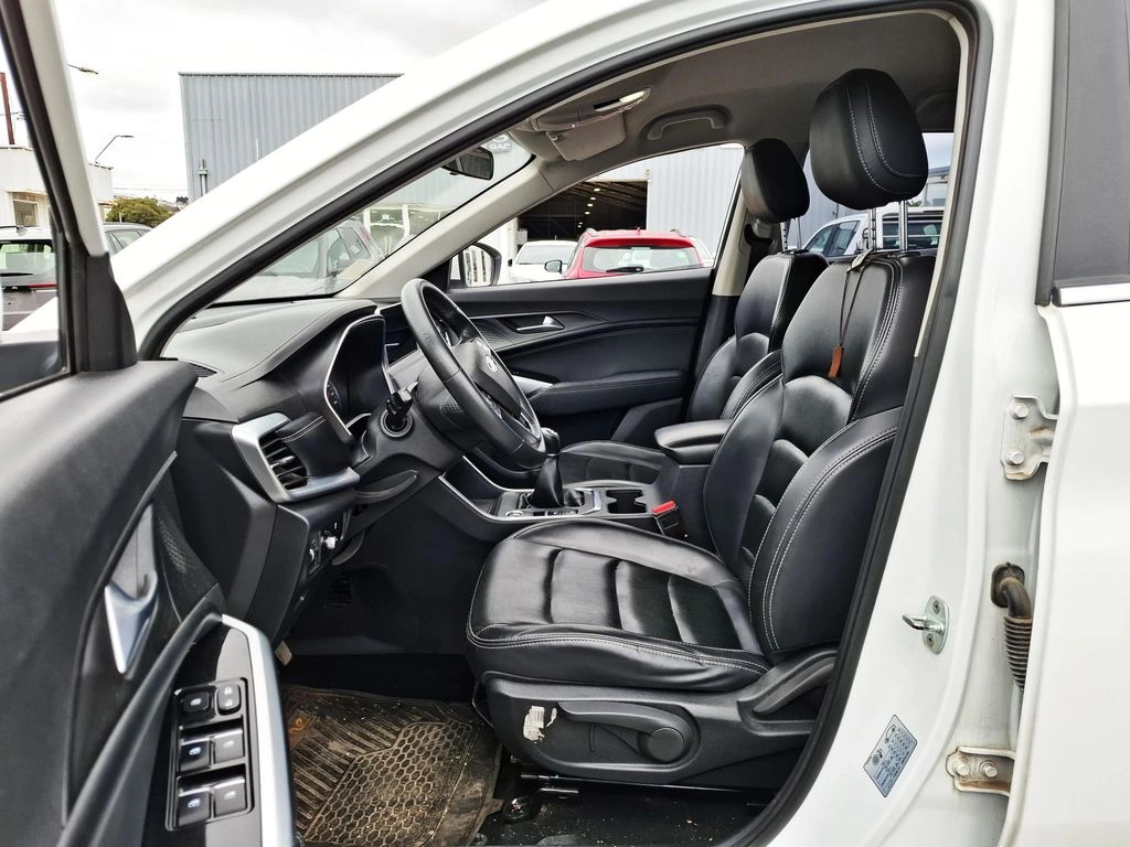 JAC Js8 — foto 13 de 27
