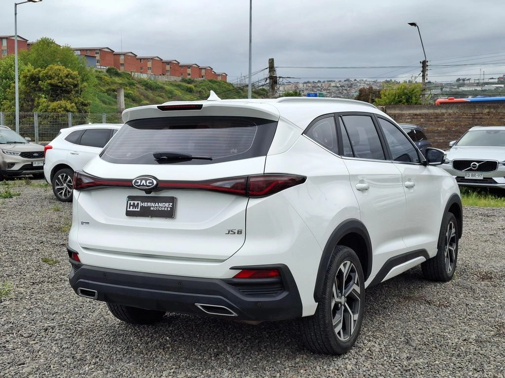 JAC Js8 — foto 7 de 27