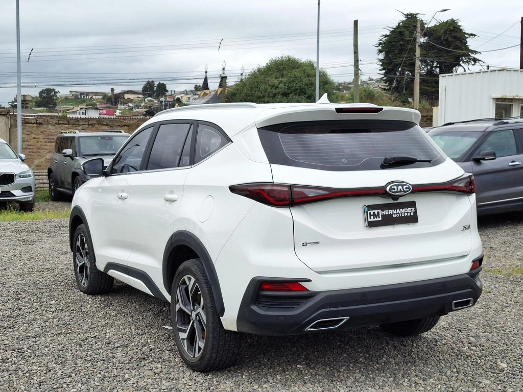 JAC Js8 — foto 10 de 27