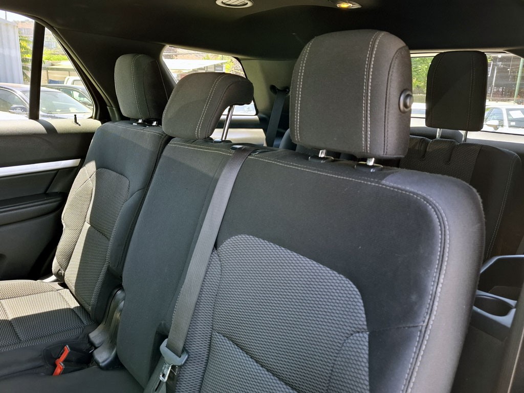 Ford Explorer — foto 23 de 36