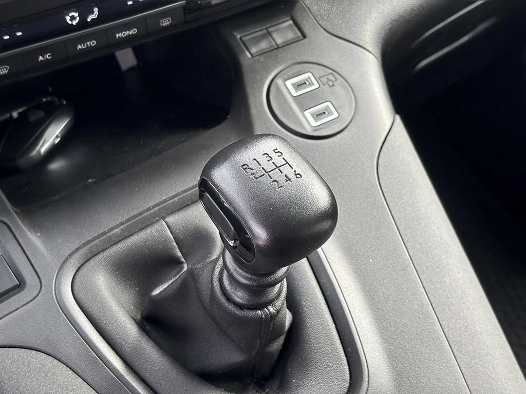 Peugeot Rifter — foto 11 de 32