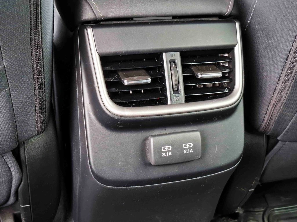 Subaru Outback — foto 31 de 37
