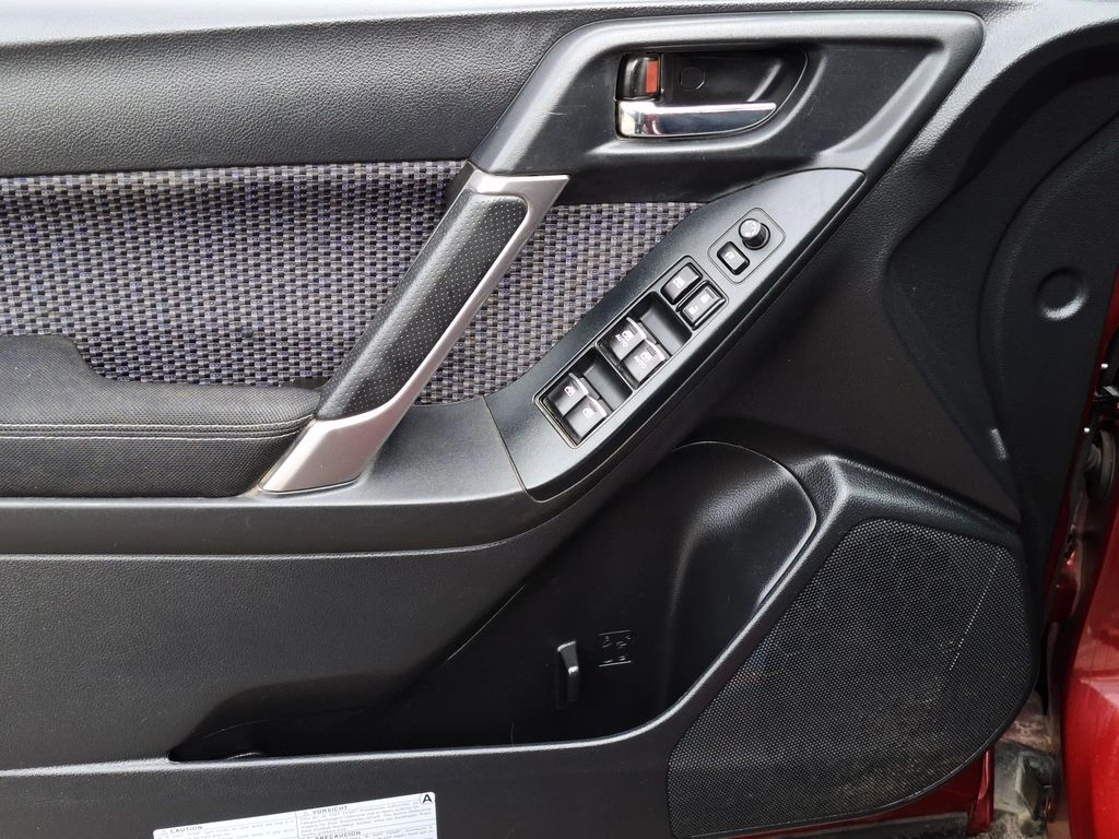 Subaru Forester — foto 13 de 38