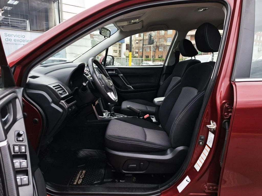 Subaru Forester — foto 15 de 38