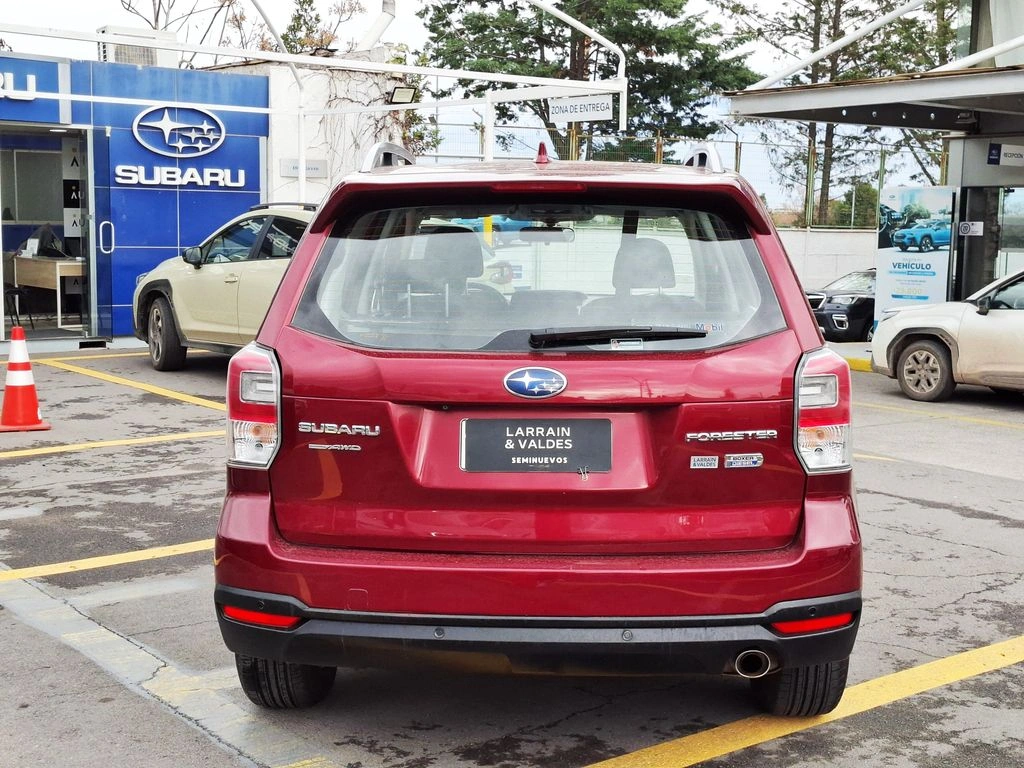 Subaru Forester — foto 9 de 38
