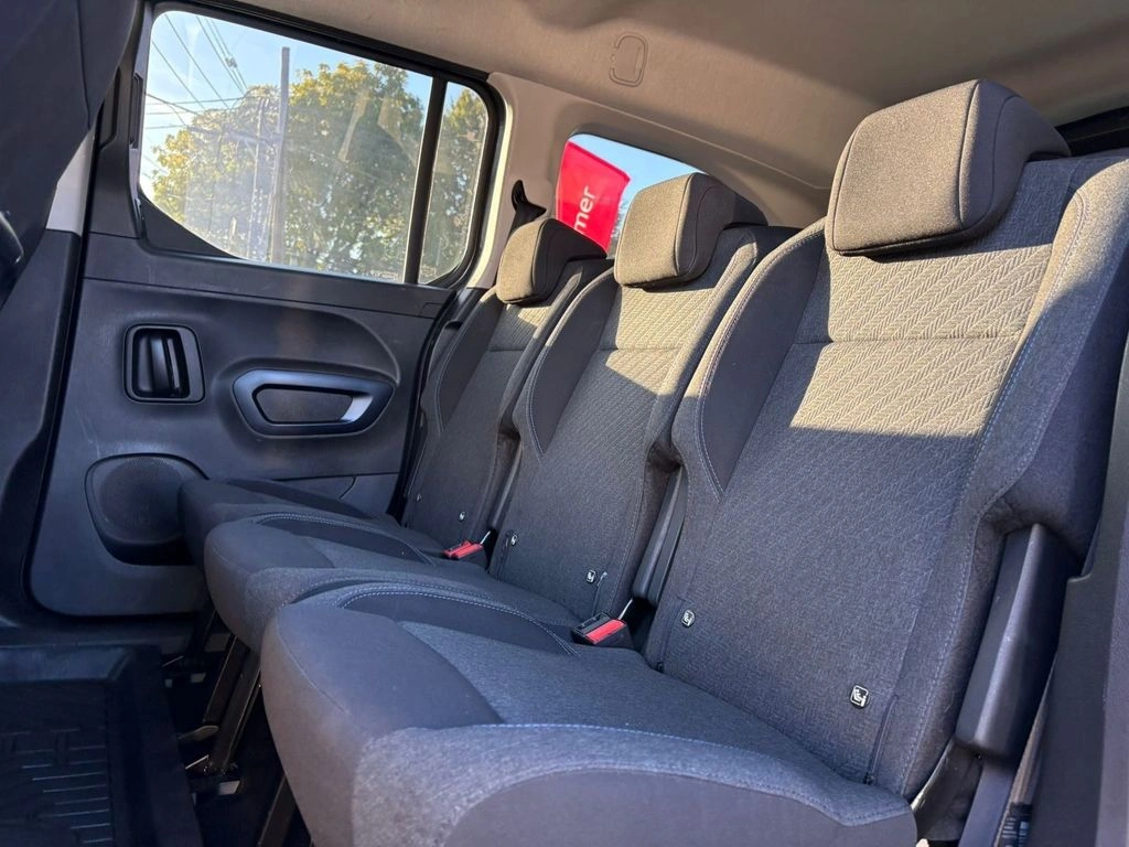 Peugeot Rifter1.2 Allure Puretech 130Hp 4X2 Eat8 5P 2024Comparar — foto 9 de 27