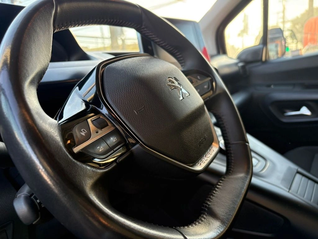 Peugeot Rifter1.2 Allure Puretech 130Hp 4X2 Eat8 5P 2024Comparar — foto 15 de 27