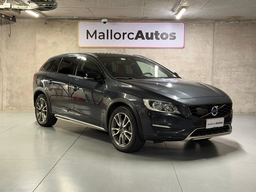 VOLVO V60 CROSS COUNTRY