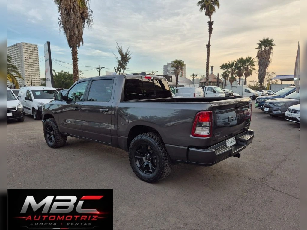 RAM 1500 2020 - Foto 7