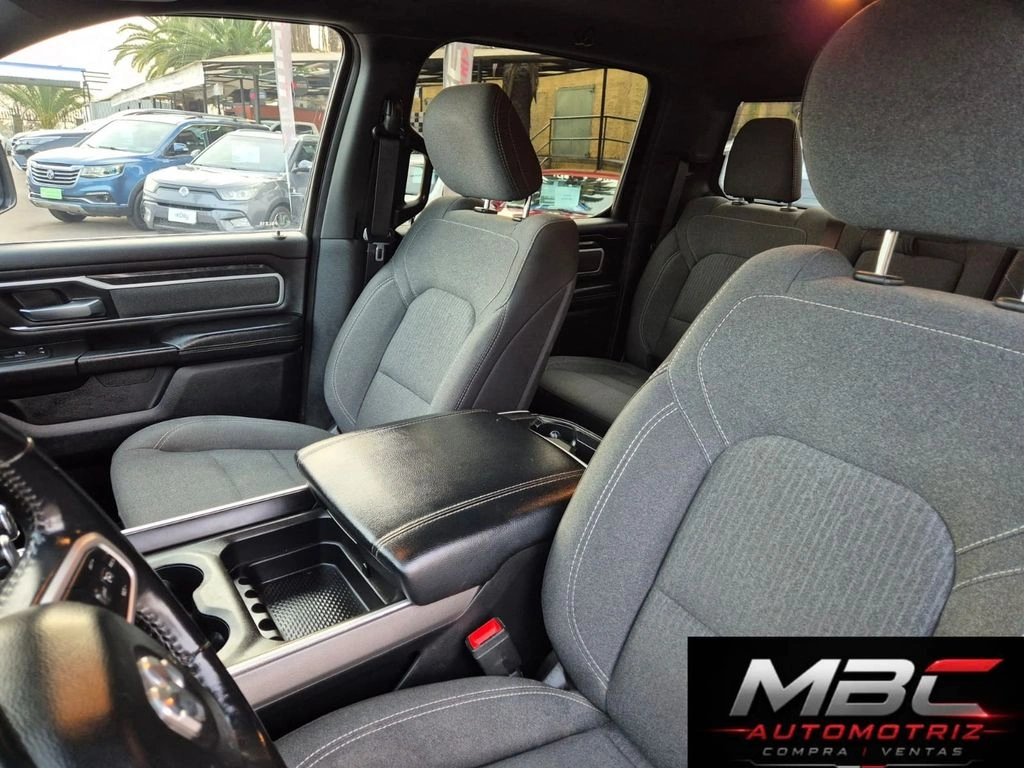 RAM 1500 2020 - Foto 15