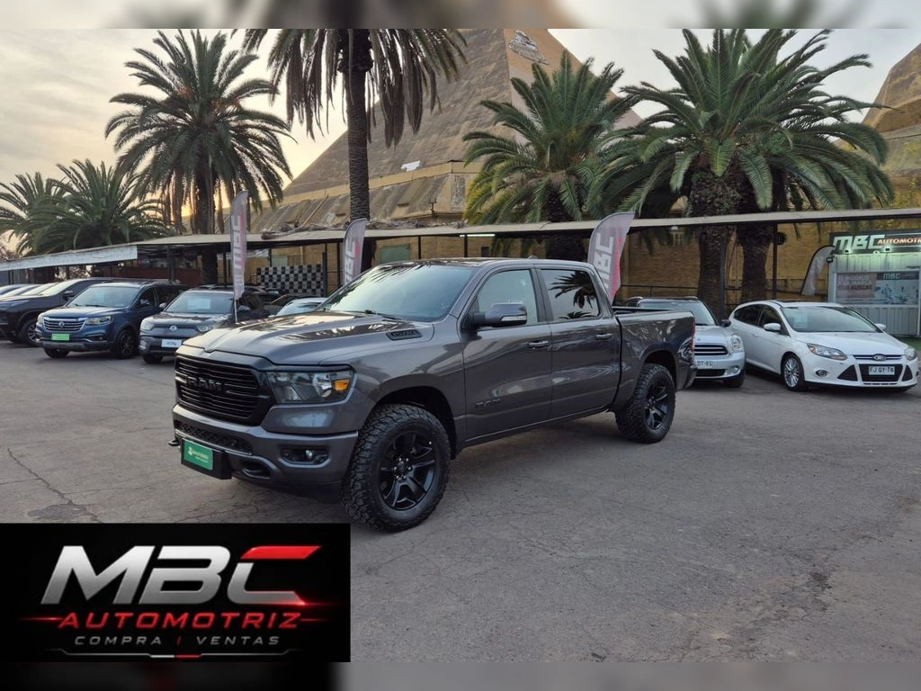 RAM 1500 2020 - Foto 2