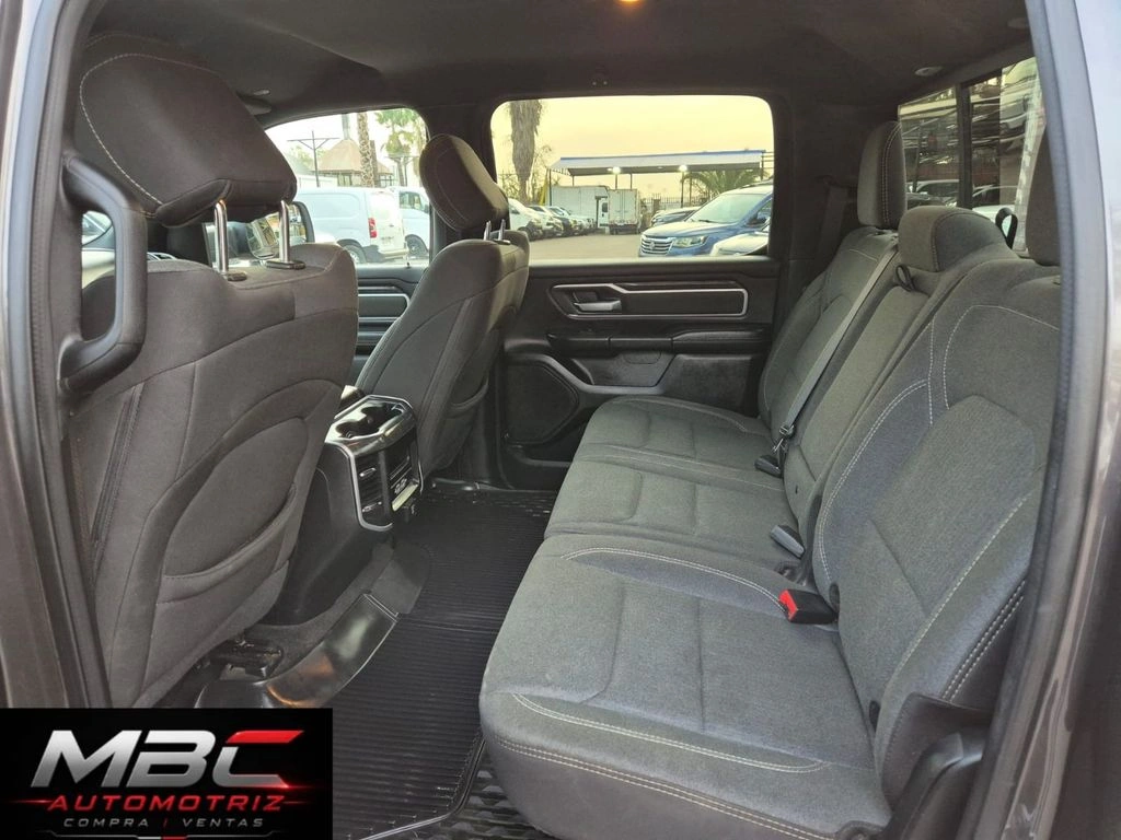 RAM 1500 2020 - Foto 11
