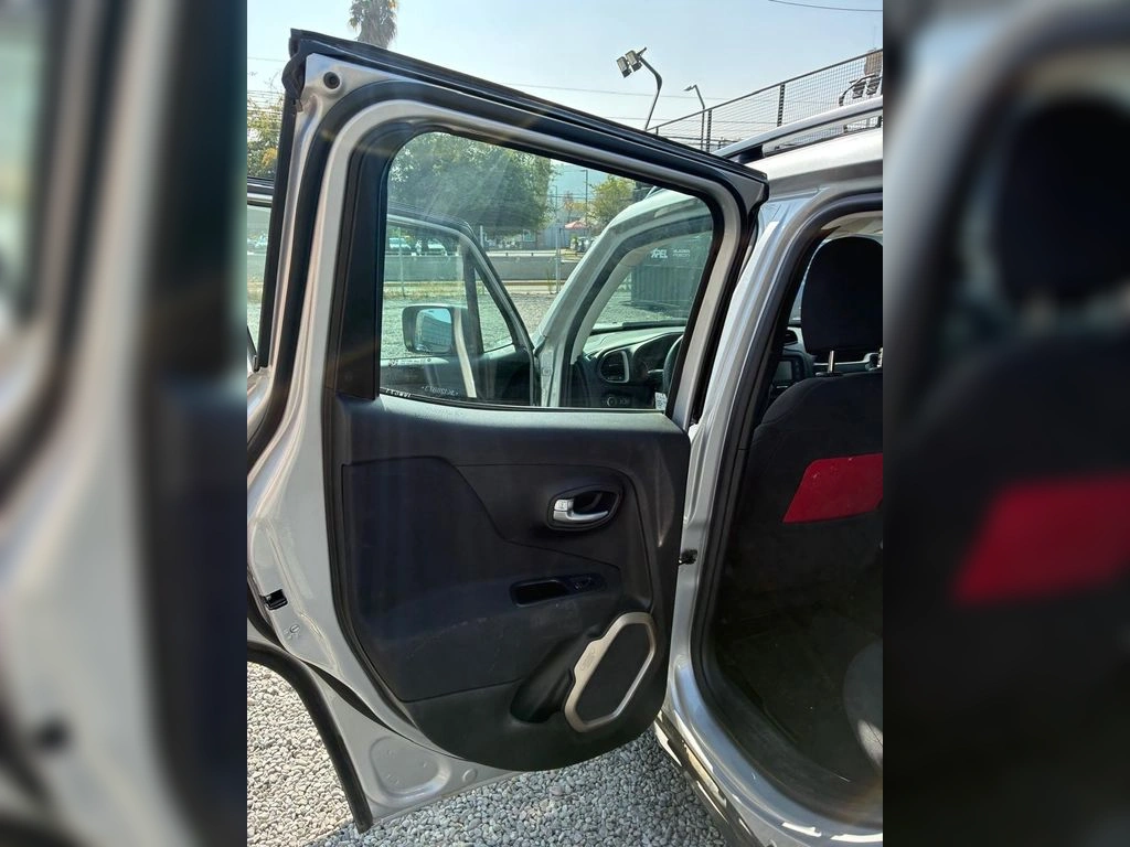 JEEP RENEGADE 2018 - Foto 18