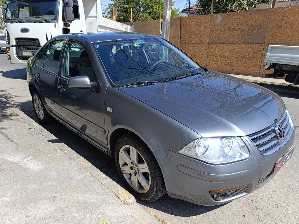 VOLKSWAGEN BORA