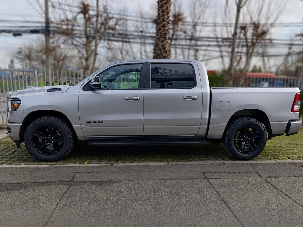 RAM 1500 2023 - Foto 3