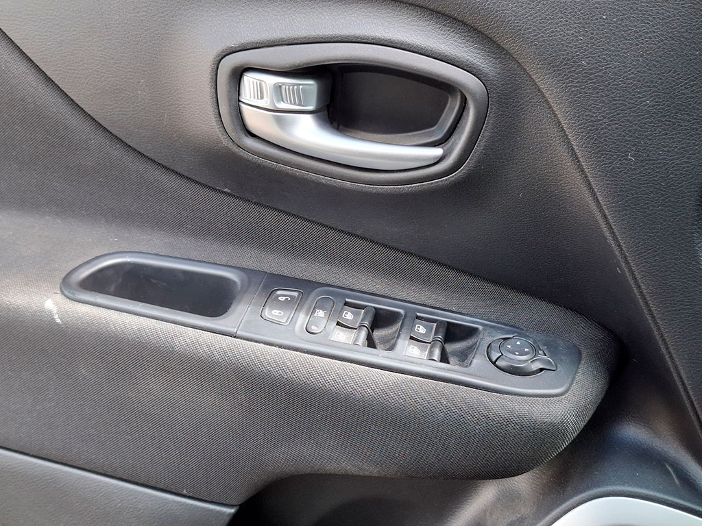 JEEP RENEGADE 2019 - Foto 19