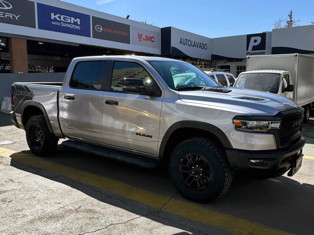 RAM 1500 2026 - Foto 4