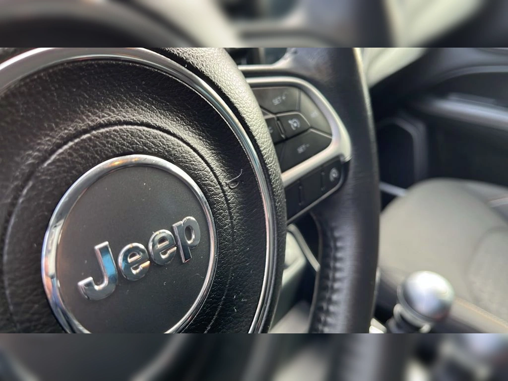 Jeep Compass — foto 18 de 20