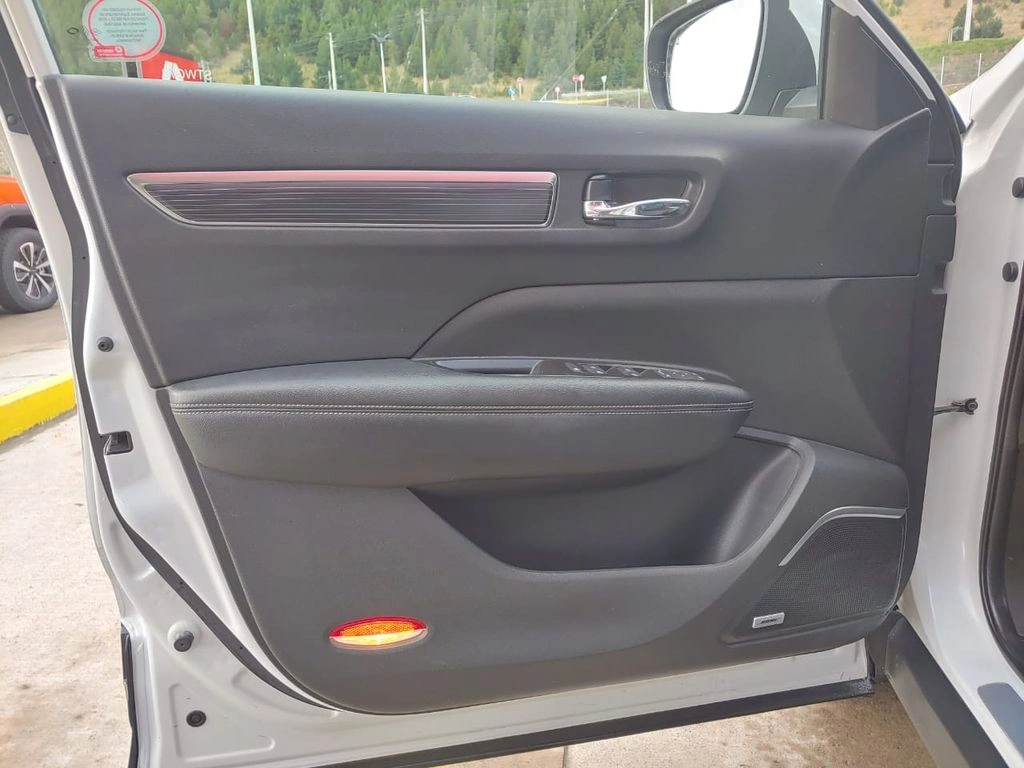 Renault Koleos — foto 9 de 17