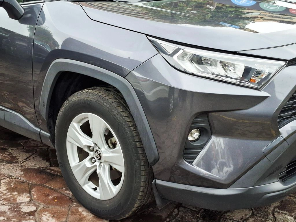 Toyota RAV4 — foto 5 de 28