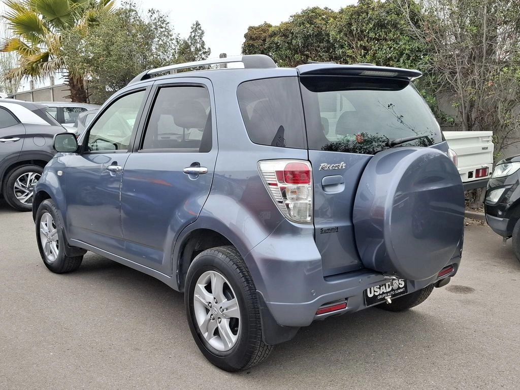 Toyota Rush — foto 7 de 19