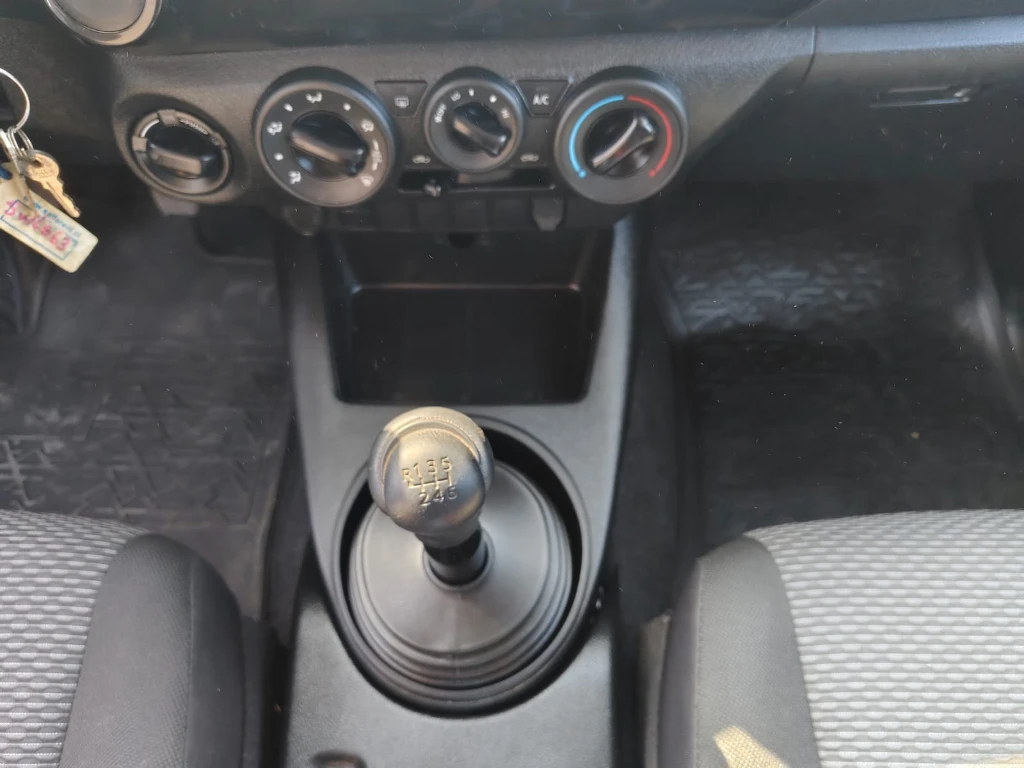 TOYOTA HILUX 2023 - Foto 13