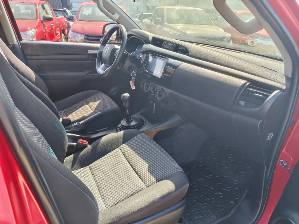 TOYOTA HILUX 2023 - Foto 12