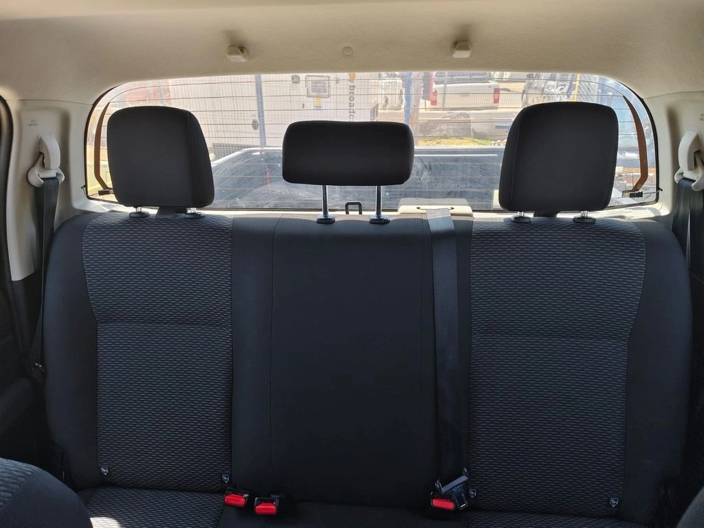 TOYOTA HILUX 2023 - Foto 25