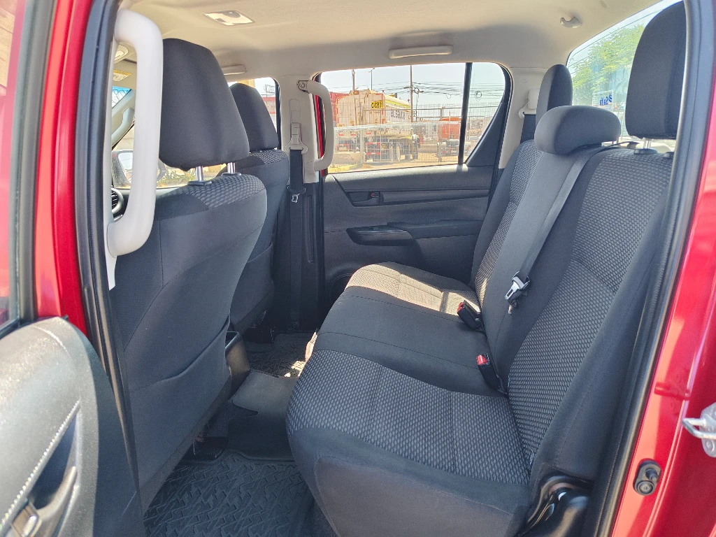 TOYOTA HILUX 2023 - Foto 23