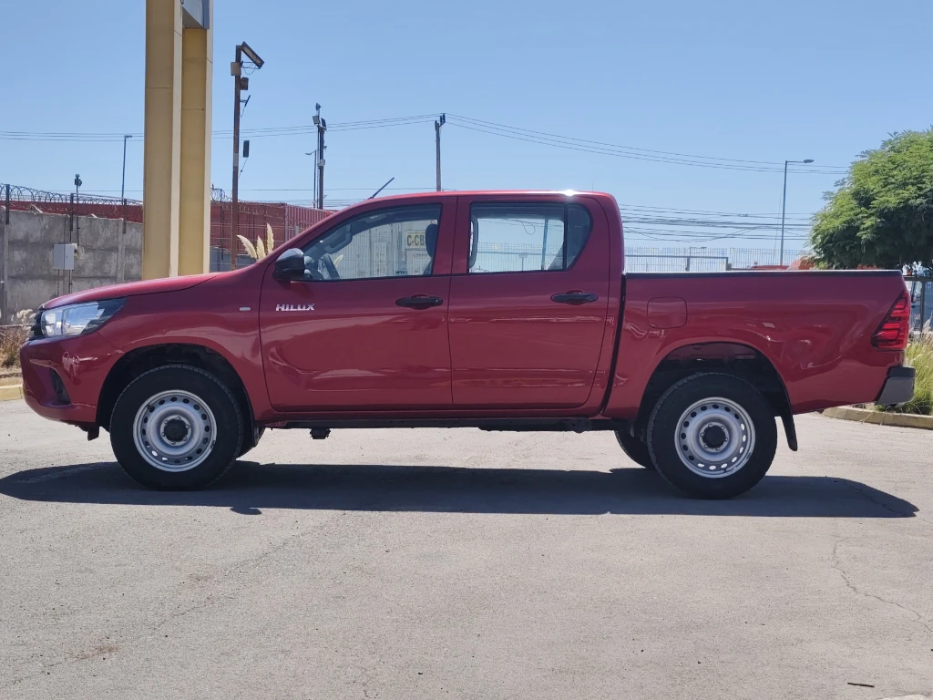 TOYOTA HILUX 2023 - Foto 25